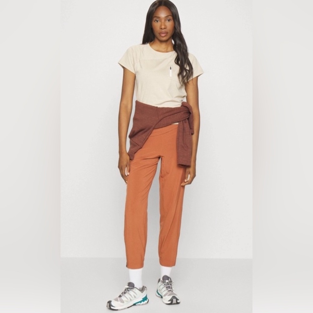 Athleta Brooklyn Ankle Jogger w/ Zippers at Ankles - Sequoia color